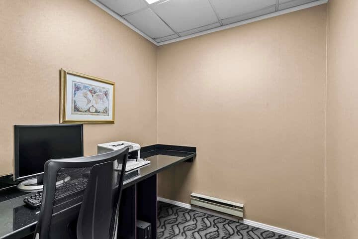 Business Center 29 of 31