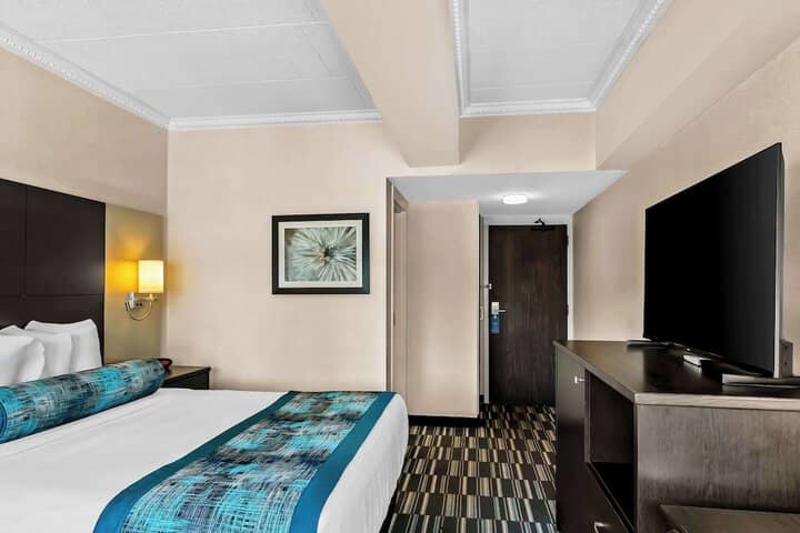 Room 17 of 31