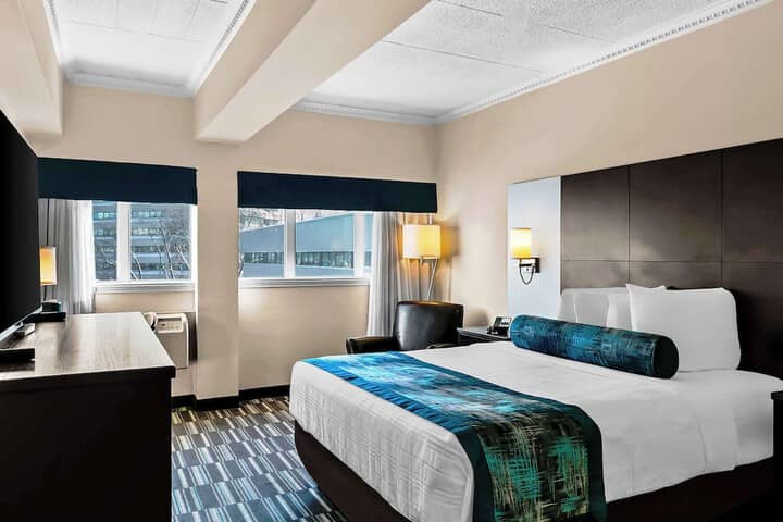 Room 8 of 31